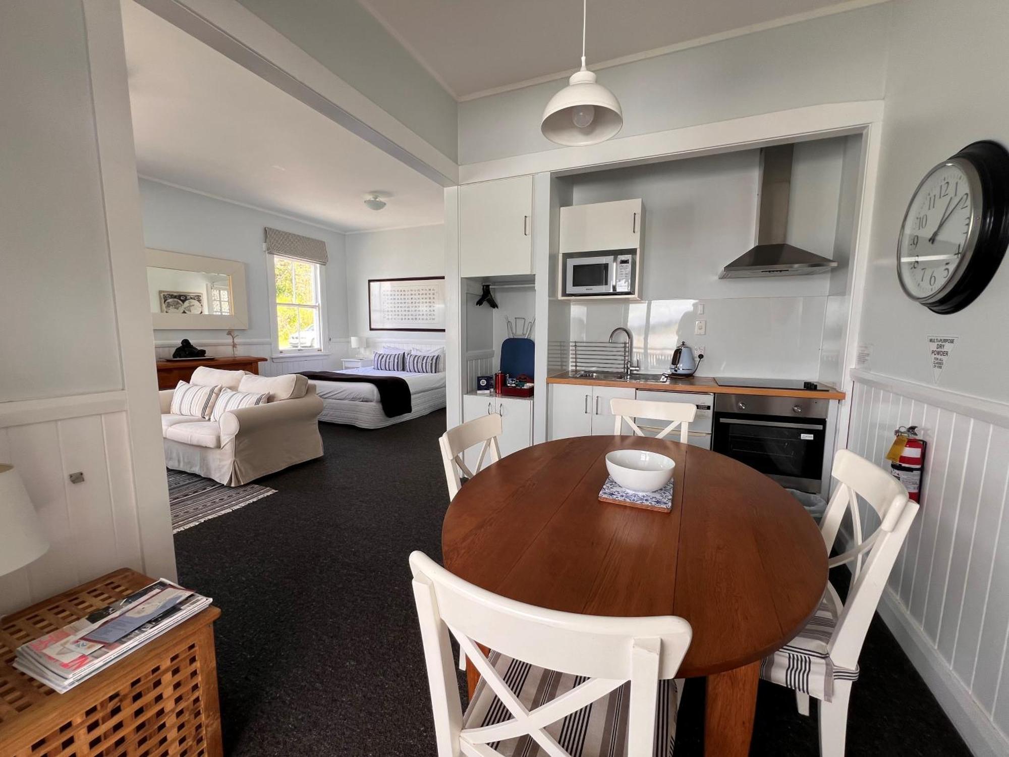 Mangonui Waterfront Apartments Экстерьер фото