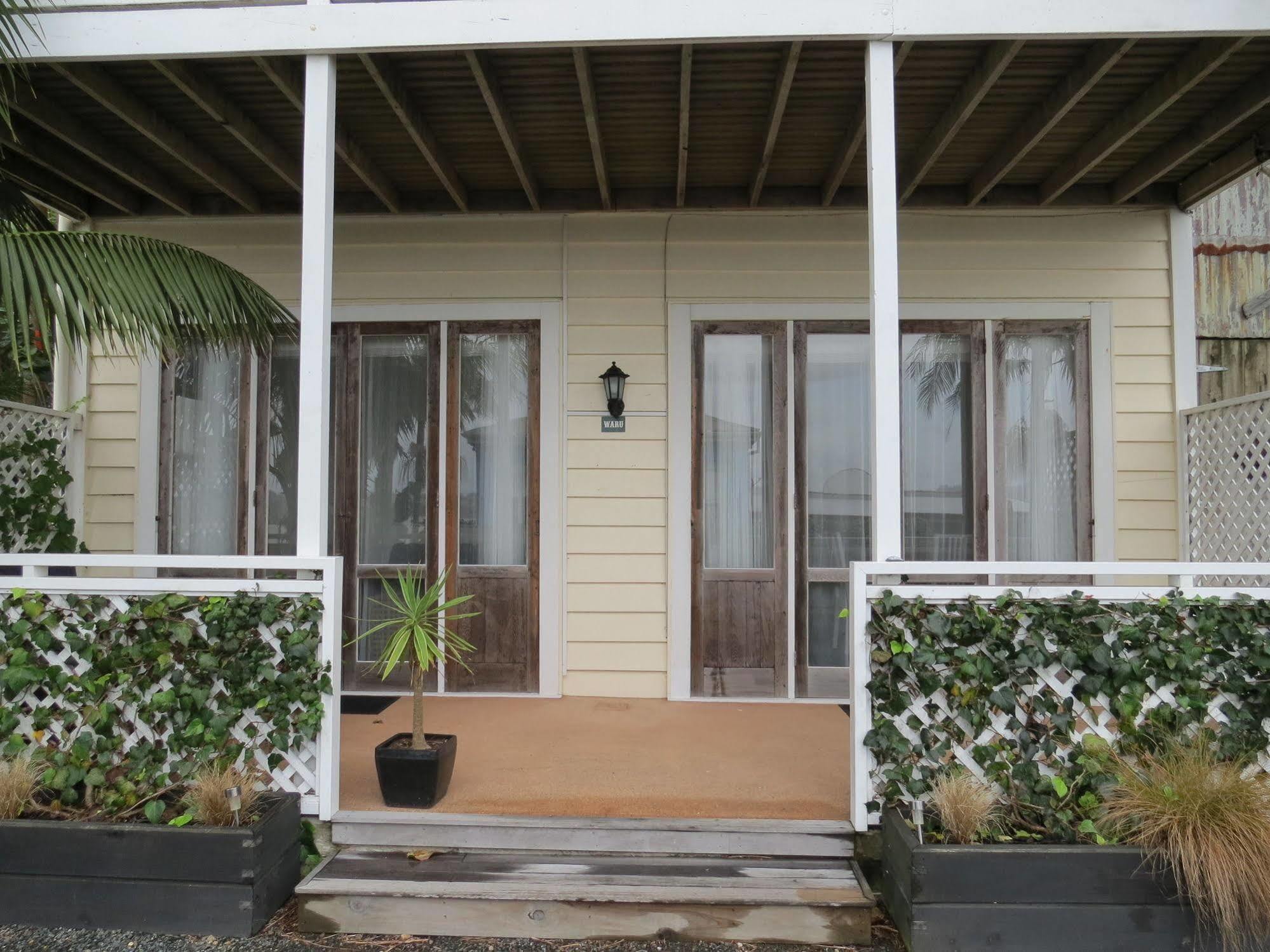 Mangonui Waterfront Apartments Экстерьер фото